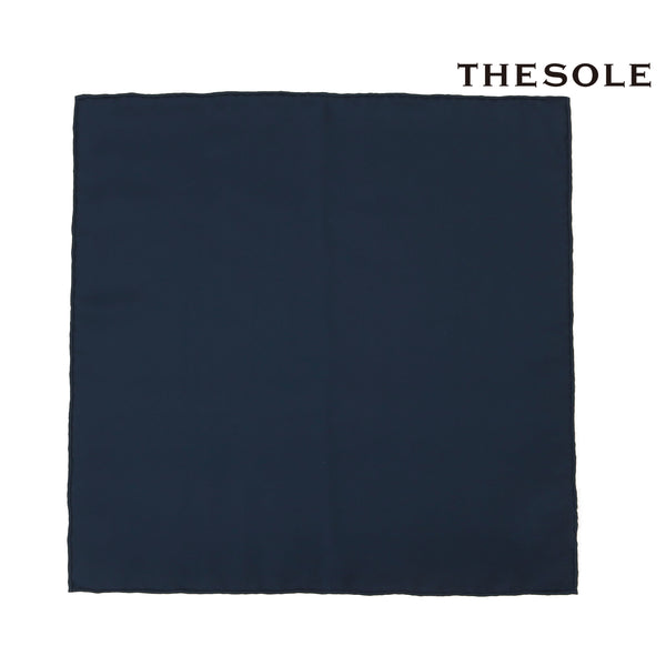 THE SOLE<br>シルクポケットチーフ<br>カラー：ネイビー